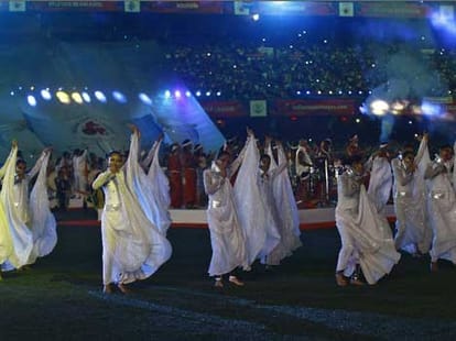 ISL colorful debut, kolkata win opening match.