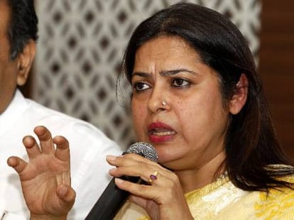 Kiran bedi asked for meeting of bjp leaders in delhi