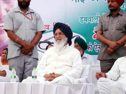 punjab govt refused to distribute laptop to students