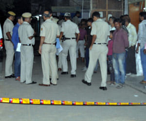 Traffic sergeant beaten by four lawyers.