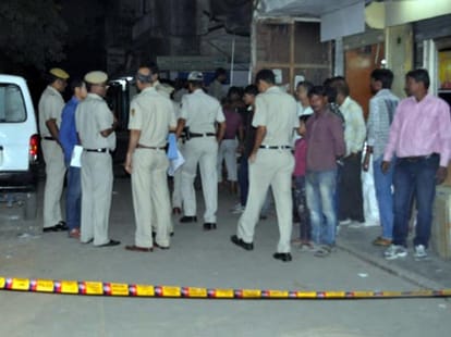 servant become thief in mussoorie.