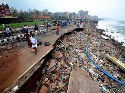 double blow for team india by Cyclone Hudhud.