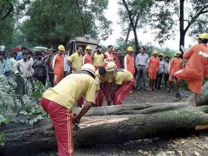 huhud clamity in uttar pradesh
