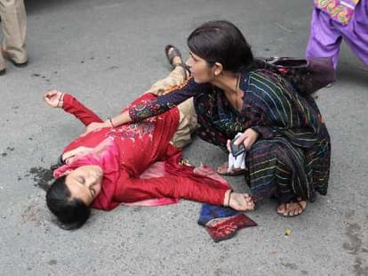 lathi charge at computer anudeshak in lucknow. 
