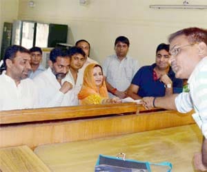 wife-husband face to face competition in elections.