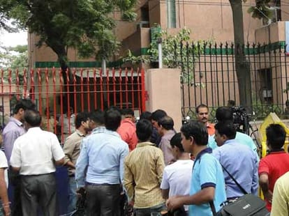 Delhi Police Constable Jagbeer Shot Dead in Vijay Vihar