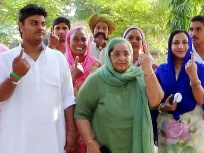 LIVE: Haryana Assembly Elections 2014 - Kurukshetra and Sirsa Topped the Voters Turnout till 12 PM