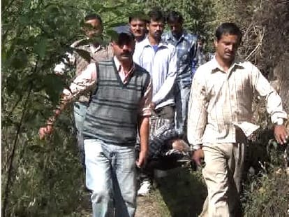 landslide in solan, 3 died.
