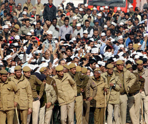 How delhi police will protect theirselves