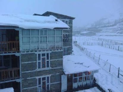 Avalanche in Nepal, 21 Died, 85 Mountaineers still not found