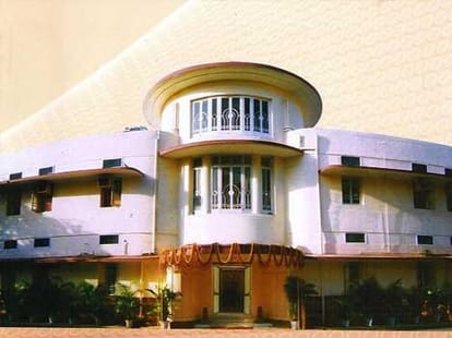 hindi belt students again failure in upsc pt.