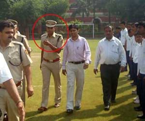 Delhi Police ACP Amit Singh assaulted, seriously injured.