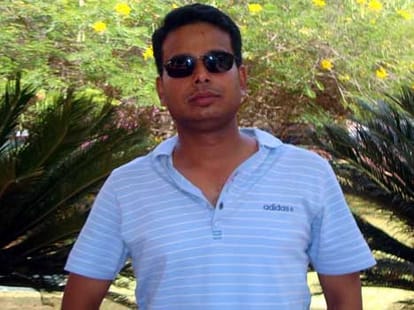Delhi Police ACP Amit Singh assaulted, seriously injured.