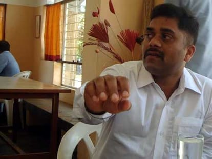 Delhi Police ACP Amit Singh assaulted, seriously injured.