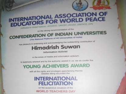 DU student bagged global young achieverse award.
