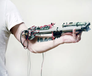 The cyber tattoo that 'plays' music