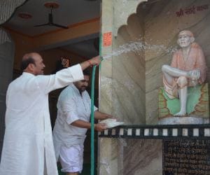 insult of sai baba statue.