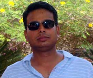delhi police acp got beaten in public
