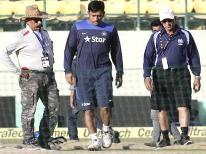 stadium closed for players but open for Dhoni's ad shoot.