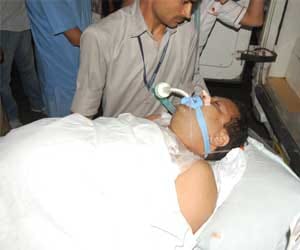 Cong leader shot in ghaziabad.