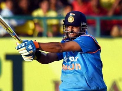 shami and bhuvneshwar in cricket world cup team.