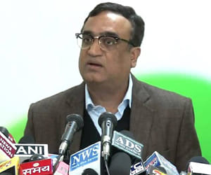 Congress targets kejriwal, calls him u-turn kejriwal.