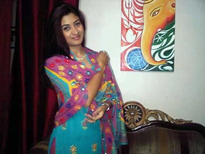 HC notices APP on Alka Lamba porn photo case.
