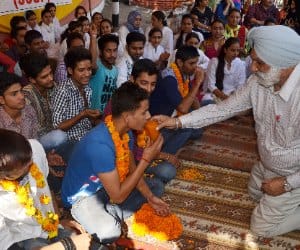 three days fast as Tribute to martyrs