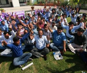 vrs employees to protest at secretariat