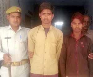 Young man shot 100 rupee.