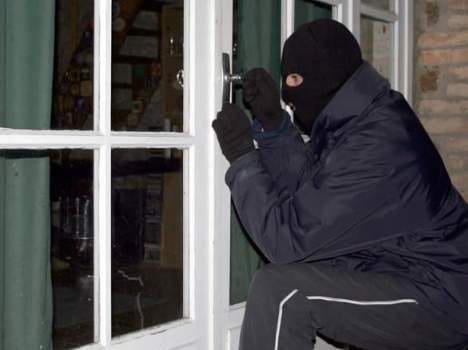 theft at post office at shimla railway station.
