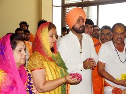 sensational statement of navjot kaur on akali government