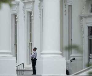 white house fence breached