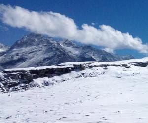 snowfall in badrinath.