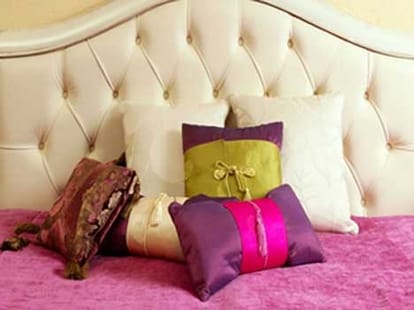 Sofa set theft Greater Noida.