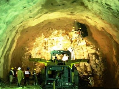 rohtang tunnal: construction work may extend to 2018.