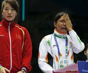 to support boxer sarita devi is right?