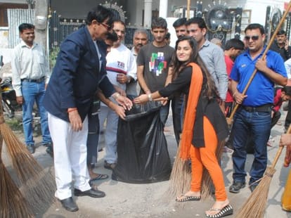 minissha lamba out from bigg boss?