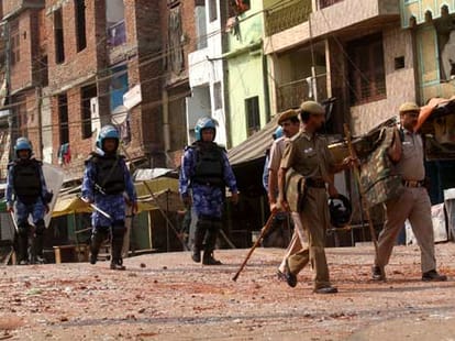 two arrested on illegal arms supply in trilopuri