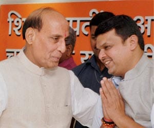 10 reason who gave opportunity to devendra fadnavis become chief minister.