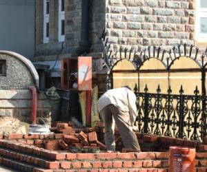 mc shimla broke down construction of martyrs statue.
