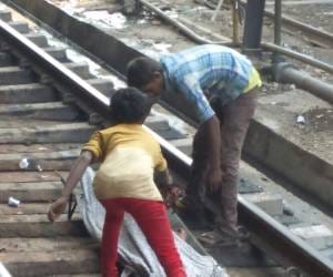 dead body found at charbagh railway station lucknow.