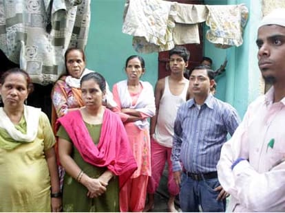 Delhi Police gives eased in Trilokpuri curfew.
