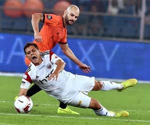 ISL 2014: NorthEast United hold Delhi Dynamos to a goalless draw.