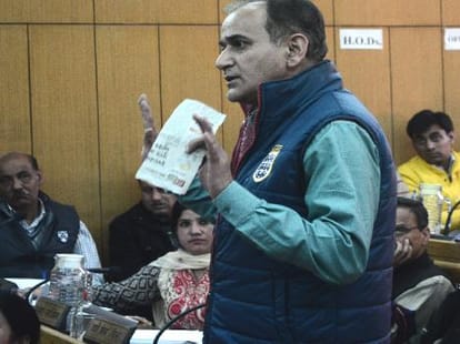 mc shimla monthly meeting, counsellor walkout.