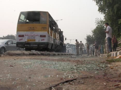 bus truck clashed at mandi seven injured.