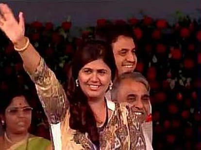 LIVE: Devendra Fadanvis Swearing In Ceremony - Uddhav Thackrey to Attend the Ceremony