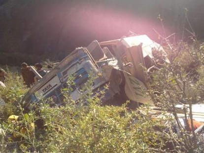 Bus plunges into gorge near chamba 14 dies.