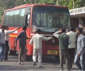 stones threw at CTU bus, robbed to Conductor