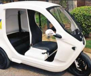 Smart e-rickshaw will intoduce in delhi.
